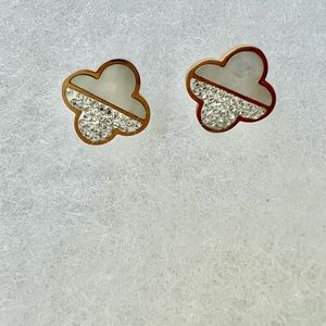 Yellow earrings with stones